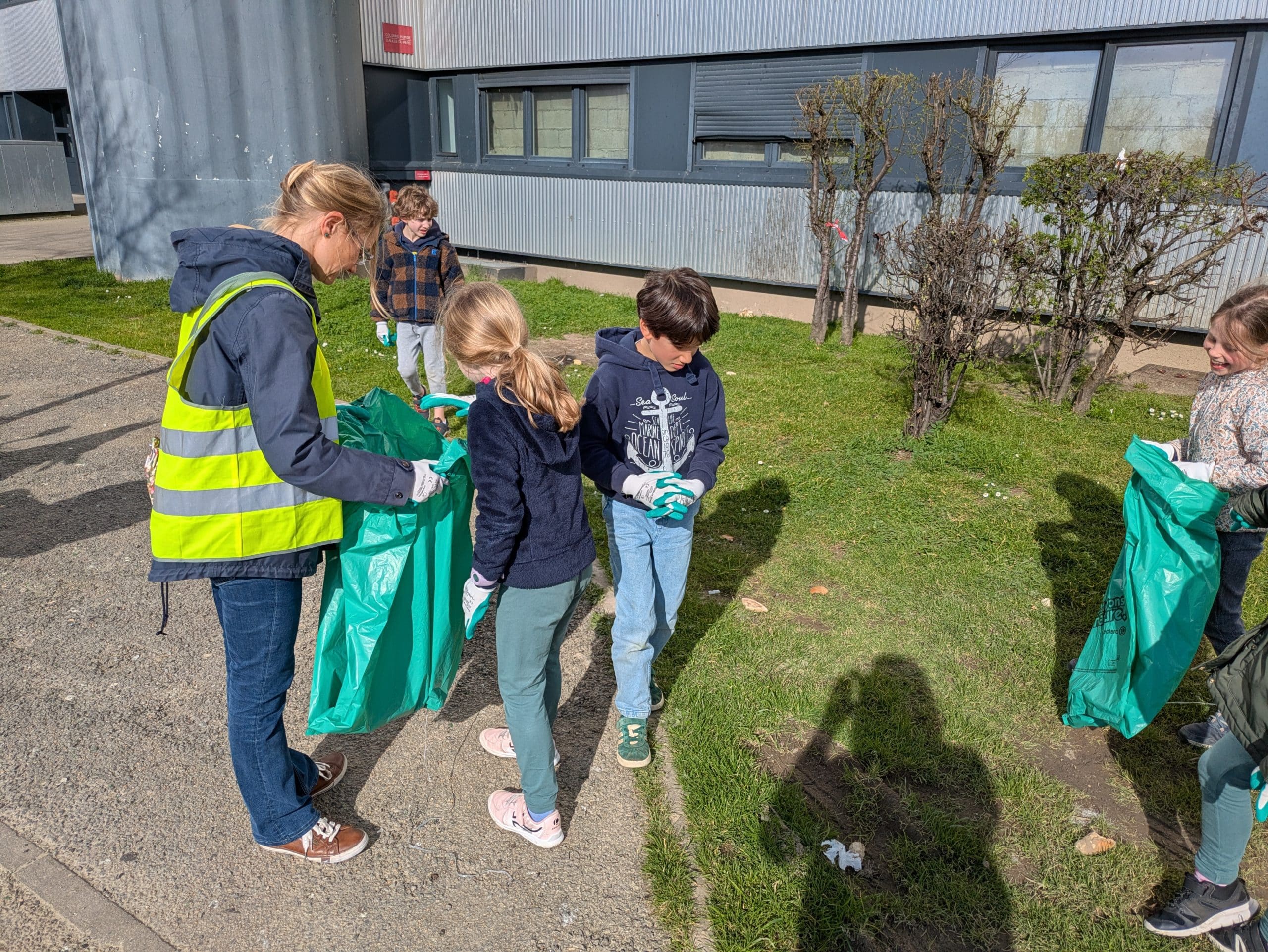 Nettoyons la nature par les élèves de CE2